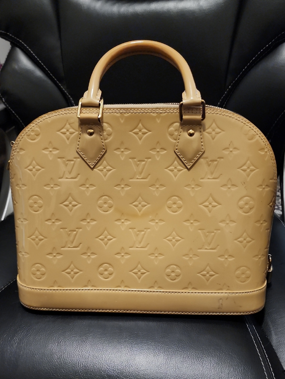 Louis Vuitton Patent Leather Alma MM Handbag in Beige - Picture 10 of 16